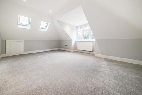 2 Fenns Lane, West End, Woking, GU24 9QF