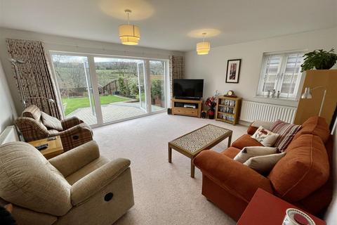 7 Cae Coch, Drefach, Llanelli, SA14 7AL