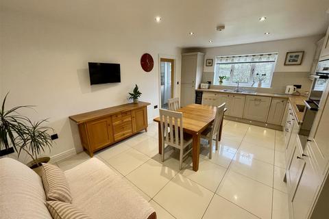 7 Cae Coch, Drefach, Llanelli, SA14 7AL