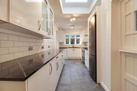 7 Stevens Lane, Claygate, Esher, KT10 0TD