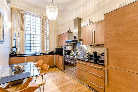 2 bedroom maisonette to rent, Palace Gate, Kensington, London, W8