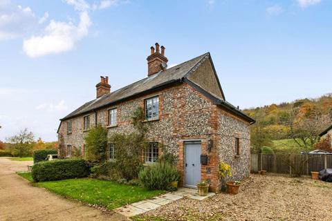 3 bedroom semi-detached house to rent, Plaxdale Green Road, Stansted TN15 7PG