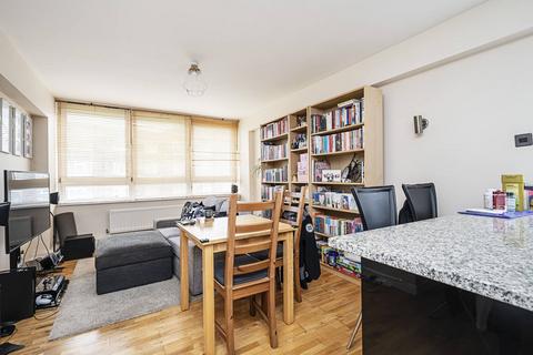 2 bedroom flat for sale, Bryant Court, Whiston Road, Haggerston, London, E2