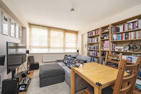 2 bedroom flat for sale, Bryant Court, Whiston Road, Haggerston, London, E2