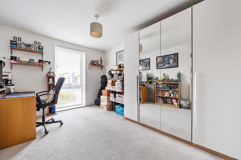 5 Condor Way, Basingstoke, RG24 9YA