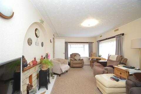 2 bedroom detached bungalow for sale, Folly Lane, East Cowes