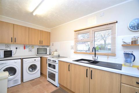2 bedroom detached bungalow for sale, Folly Lane, East Cowes