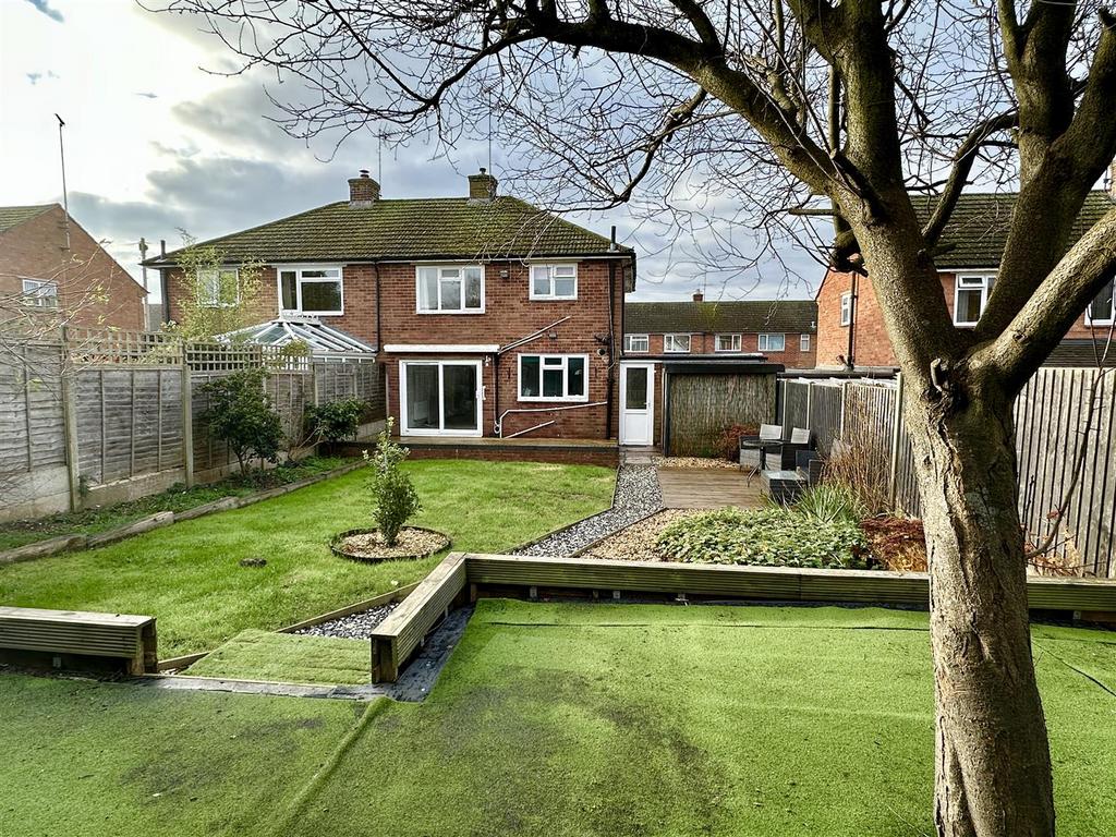 Garden to house