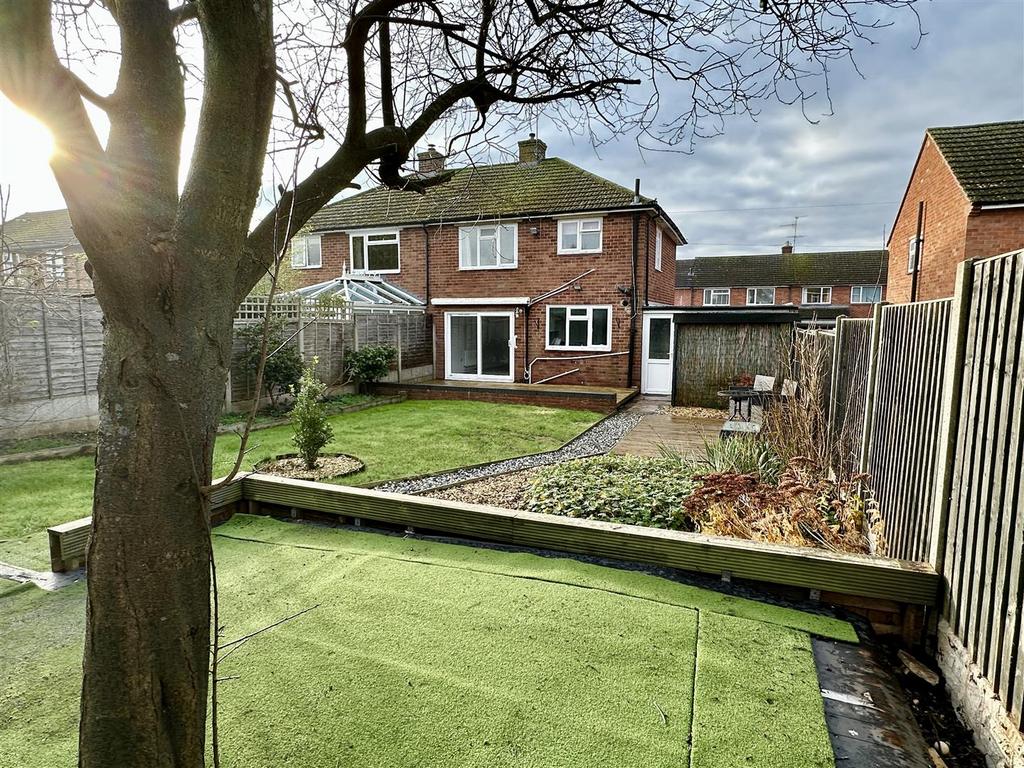 Garden to house