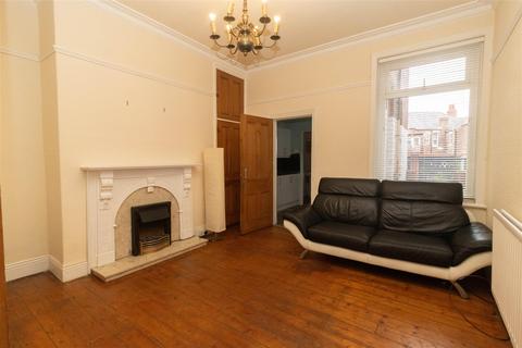 2 bedroom flat to rent, Washington Terrace, North Shields