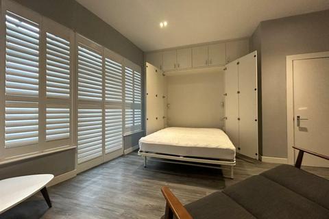 Apartment to rent, Arlington Road, London, NW1