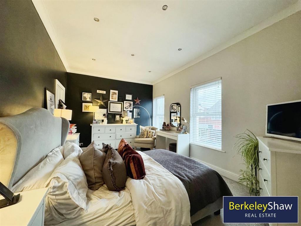 Bedroom 1 (3)