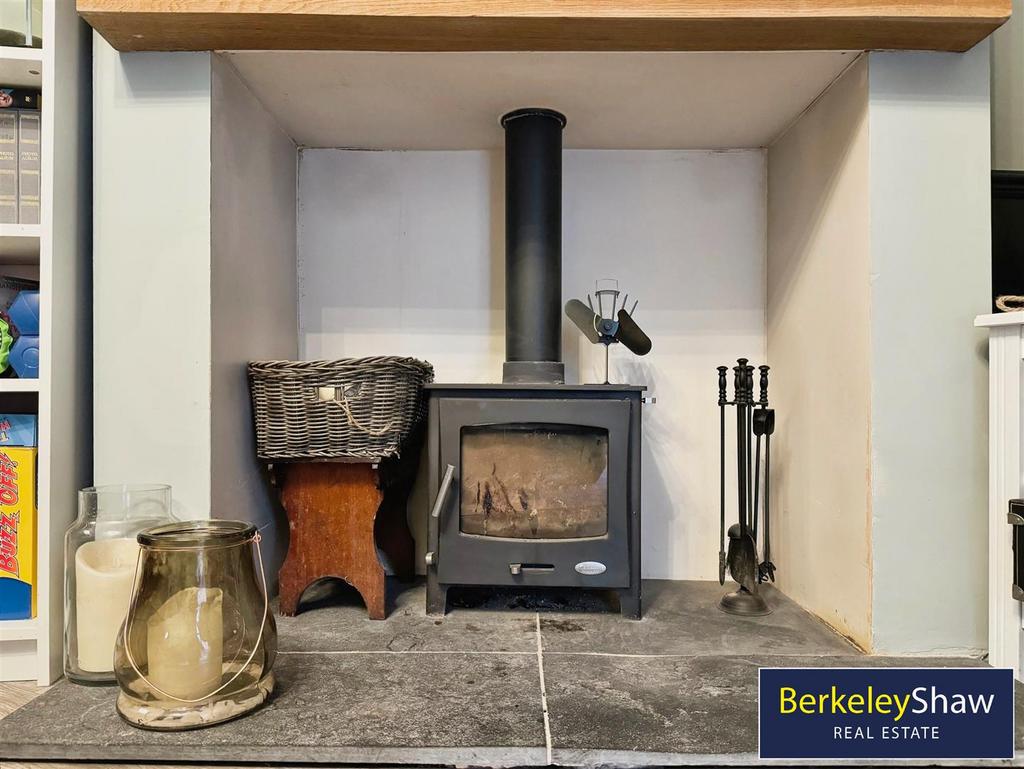 Log burning stove