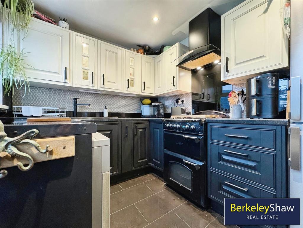 Kitchen (2)