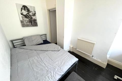 1 bedroom in a house share to rent, Alfreton Road, Nottingham NG7