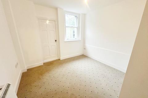 2 bedroom flat to rent, The Drive, Hove BN3