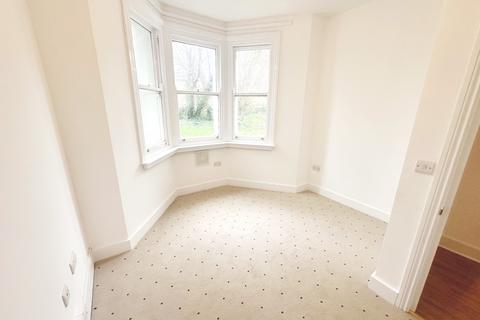 2 bedroom flat to rent, The Drive, Hove BN3