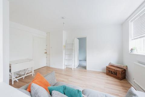 1 bedroom flat for sale, Upper Richmond Road, London SW15