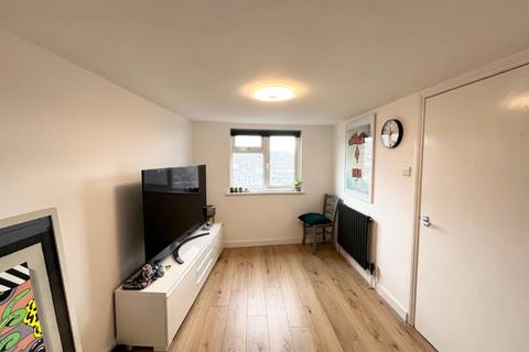 2 bedroom flat to rent, Roundhill Crescent, Brighton BN2