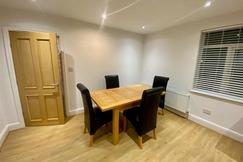 2 bedroom flat to rent, Mellor Road, Cheadle Hulme