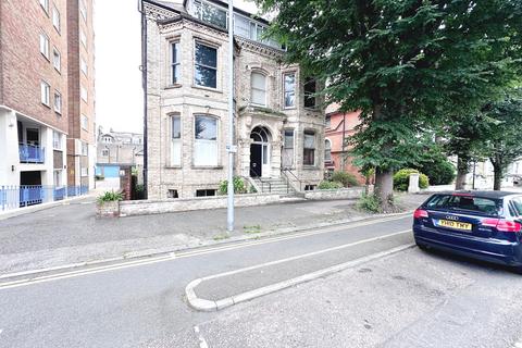 2 bedroom flat to rent, The Drive, Hove BN3