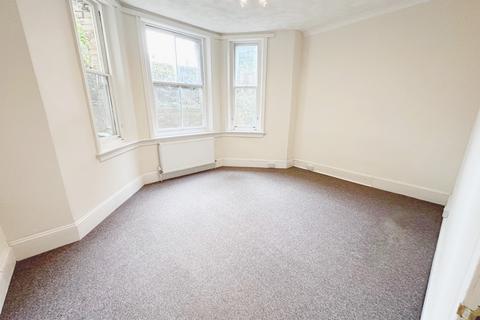 2 bedroom flat to rent, The Drive, Hove BN3