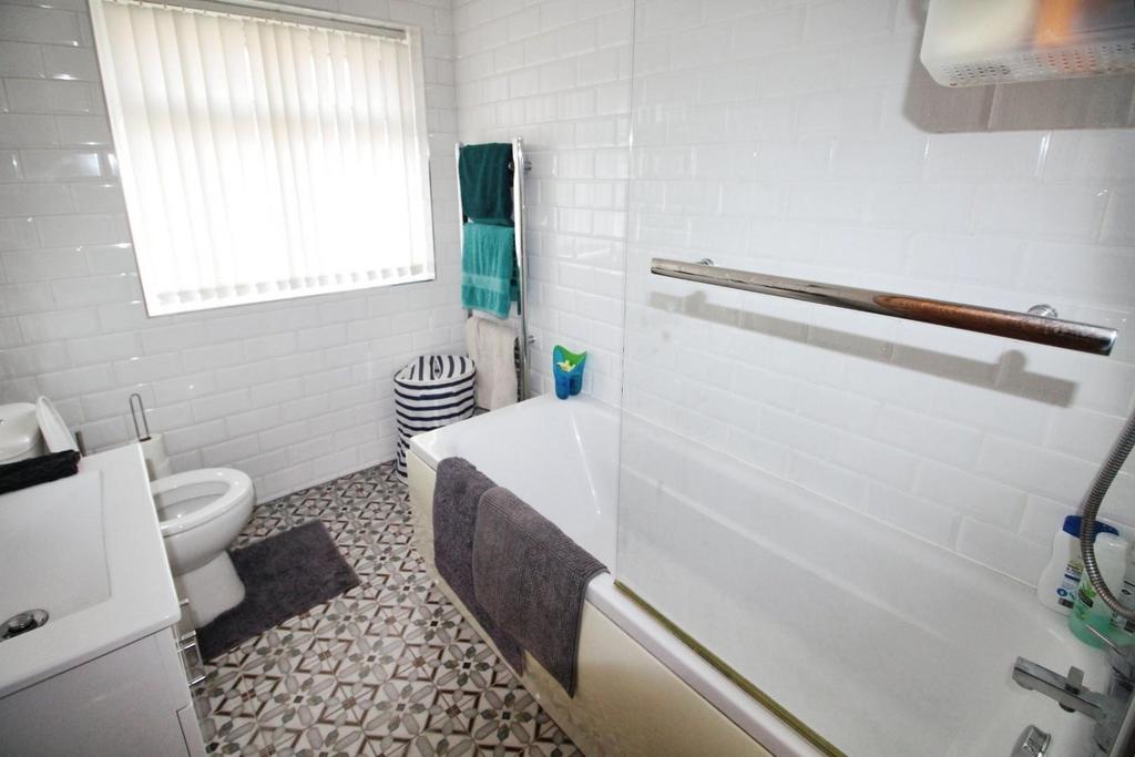 Bathroom.JPG