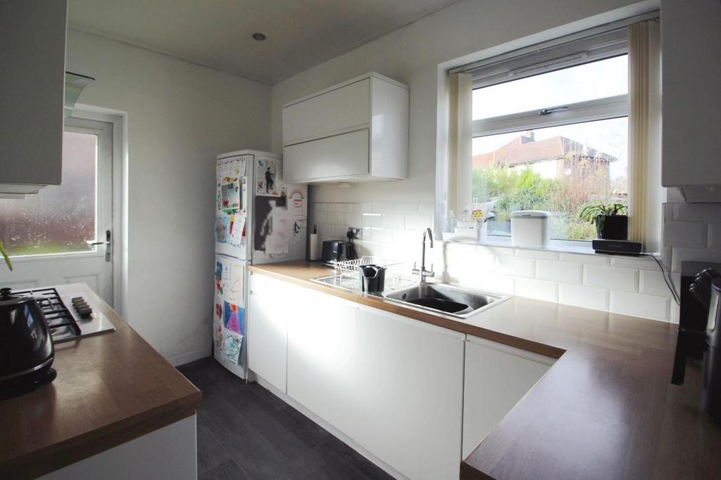 Kitchen 1.jpg
