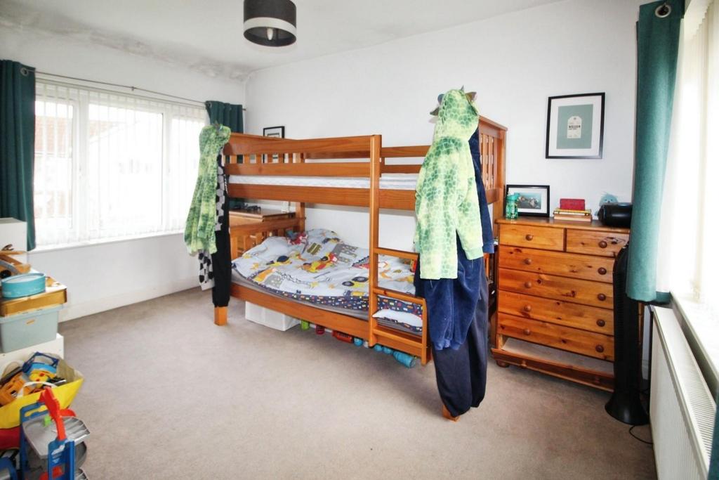 Bedromm2 -1.JPG