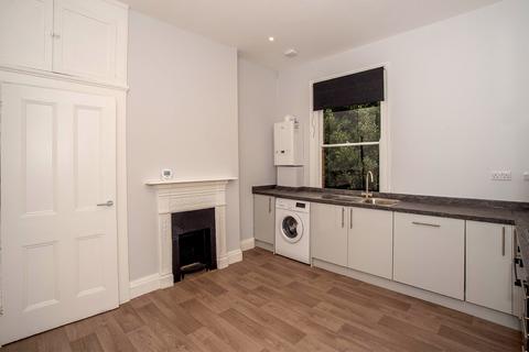 3 bedroom flat to rent, Carson Road, London SE21