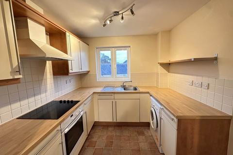 2 bedroom flat to rent, 15 Harris Close, Frome, Somerset