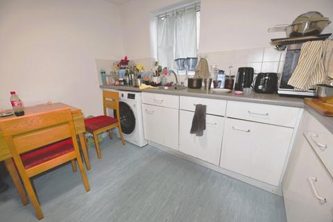 2 bedroom flat to rent, Horsforth House, Flat 20