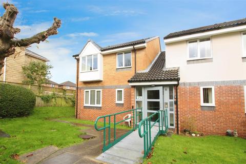 2 bedroom flat for sale, Sandbed Lawns, Leeds LS15