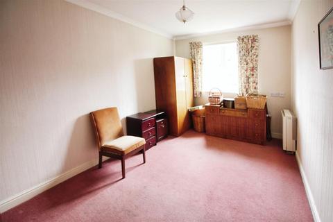 2 bedroom flat for sale, Sandbed Lawns, Leeds LS15