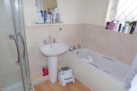 2 Evesham Close, Bournemouth, BH7 7HJ