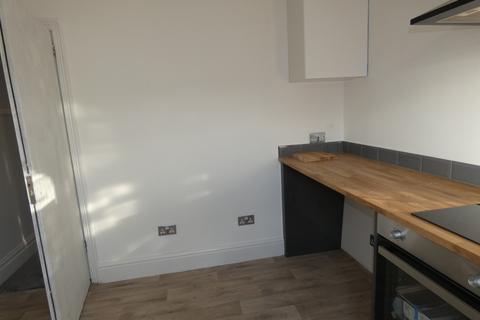 1 bedroom property to rent, Westmorland Avenue Flat 2