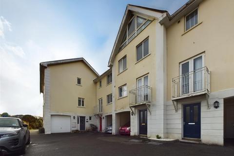 4 bedroom terraced house for sale, A charming mid-terrace townhouse in St Helier