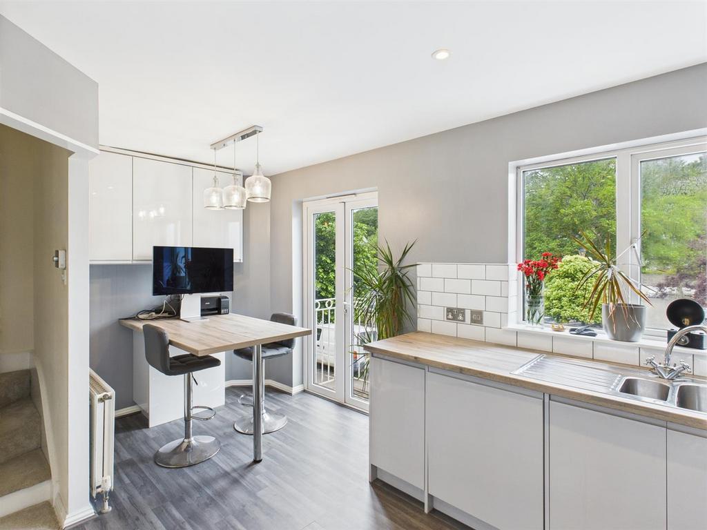 CAM04099 G0-PR0120-STILL010.jpg