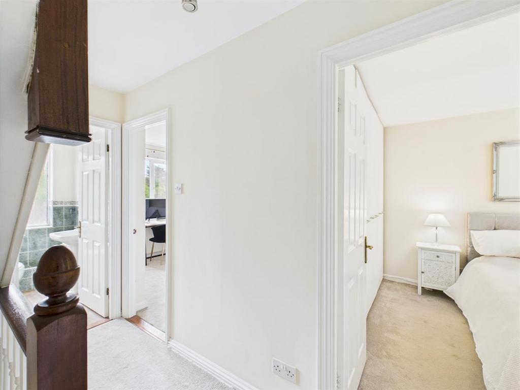 CAM04099 G0-PR0120-STILL012.jpg