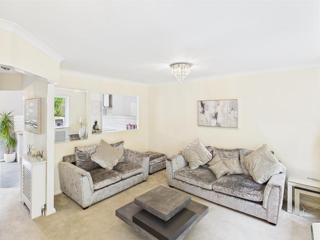 CAM04099 G0-PR0120-STILL001.jpg