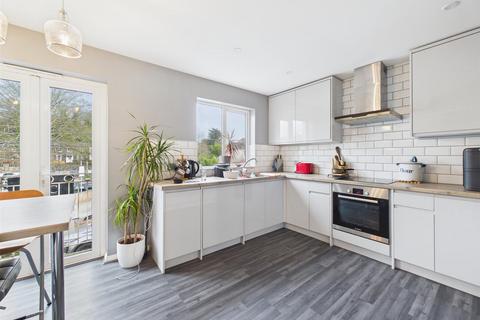 4 bedroom terraced house for sale, A charming mid-terrace townhouse in St Helier