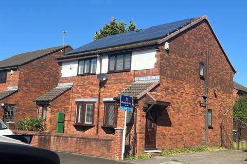 2 bedroom semi-detached house to rent, Jennings Avenue, Salford