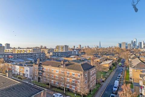 2 bedroom flat for sale, Duckett Street, Stepney Green