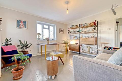 2 bedroom flat for sale, Duckett Street, Stepney Green