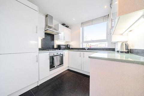 2 bedroom flat for sale, Cherrywood Drive, London