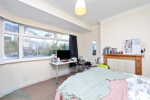 4 bedroom semi-detached house to rent, Lower Bevendean Avenue, Brighton BN2