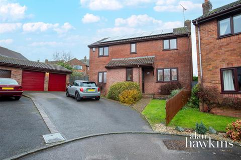 4 bedroom detached house for sale, Swallows mead, Royal Wootton Bassett