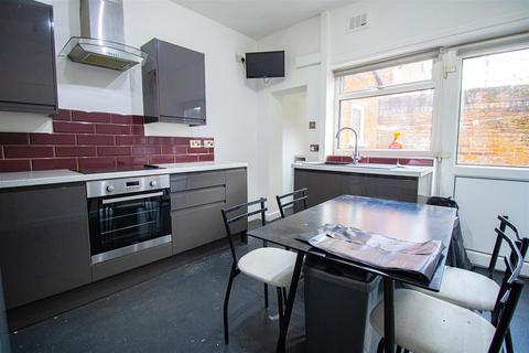 3 bedroom terraced house to rent, 3-Bed Terraced House to Let on St. Pauls Square, Preston