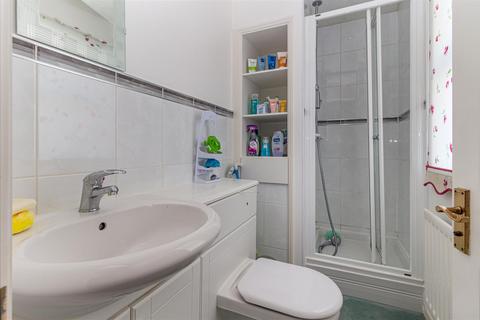 9 Dover Avenue, Worcester, WR4 0LA