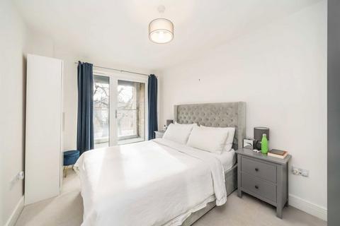 1 bedroom flat to rent, Lion Wharf Road, Isleworth TW7